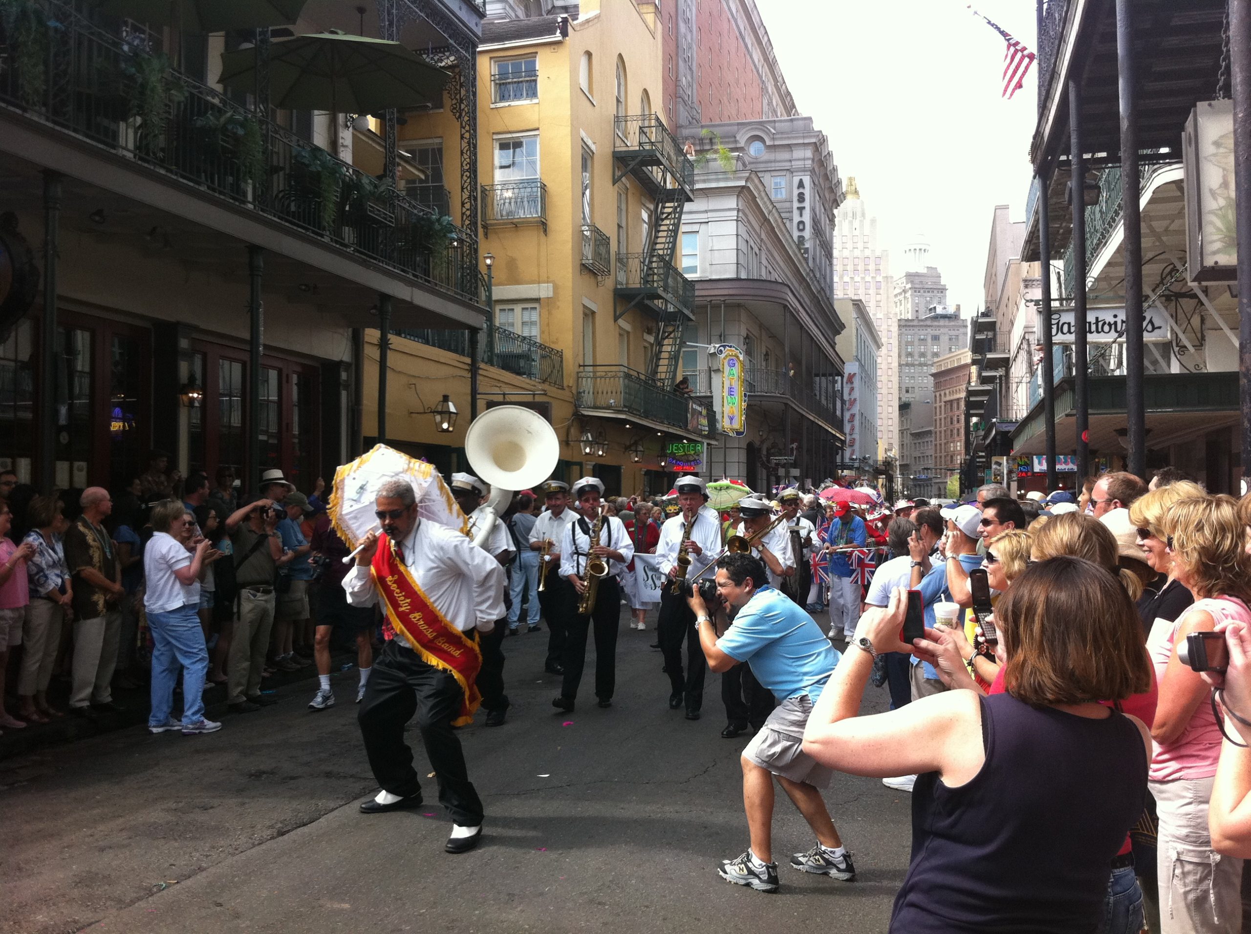 2011 French Quarter Festival kicks off