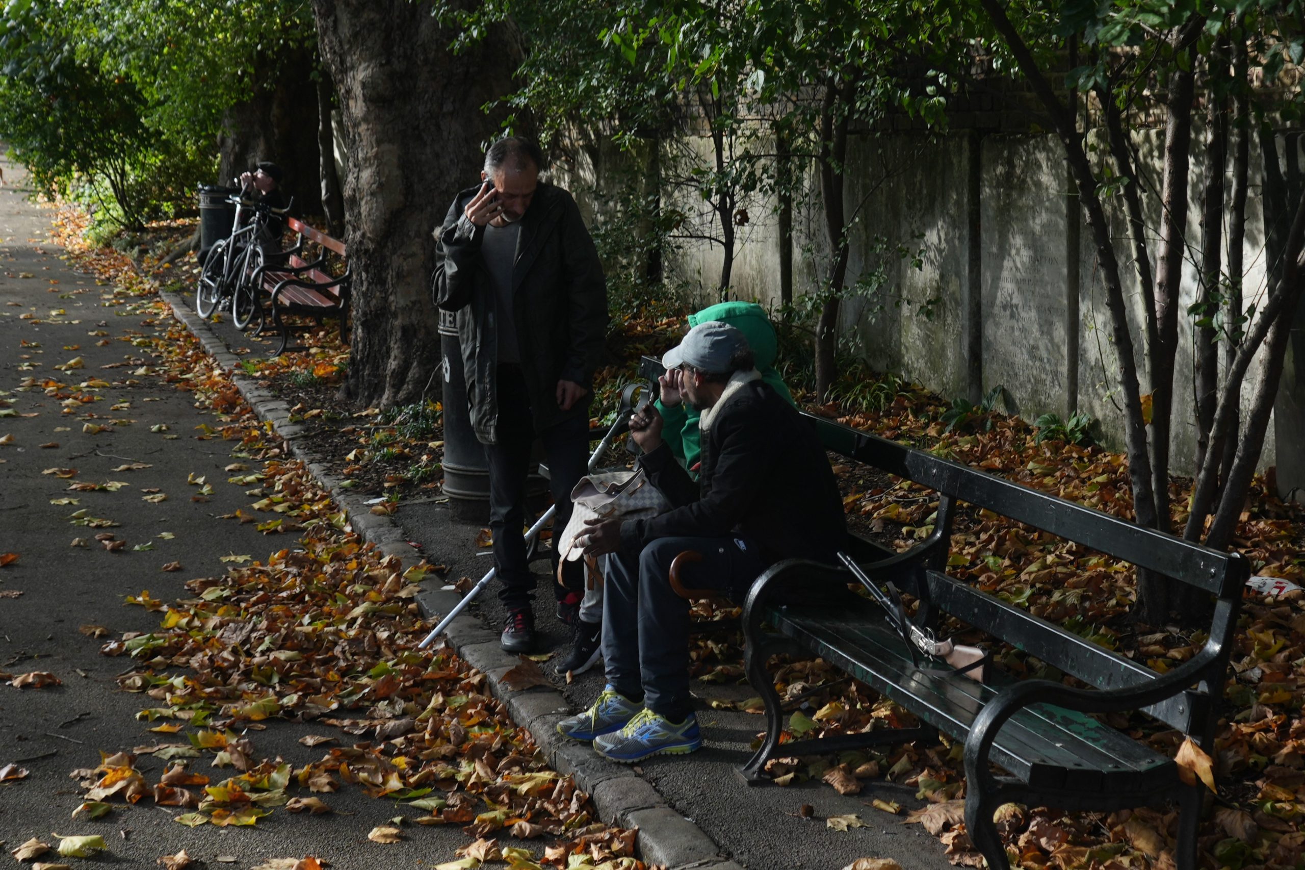 St Martin's Gardens - guys with shotgun